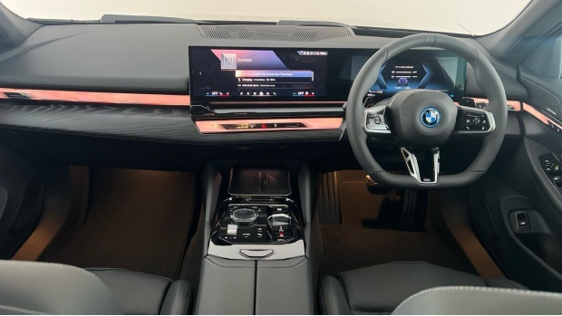 BMW 5 Series 2.0 530E2.1kwh M Sport Pro Touring Steptronic Euro Blue #4