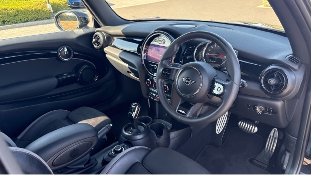 Mini Hatch Cooper Sport Steptronic Euro 6 LG22XVB Black #6