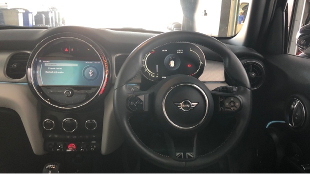 Mini Hatch Cooper Exclusive Euro 6 Black #5