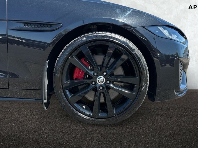 Jaguar XE 2.0 P250i R-dynamic Hse Black Saloon Au Grey #8