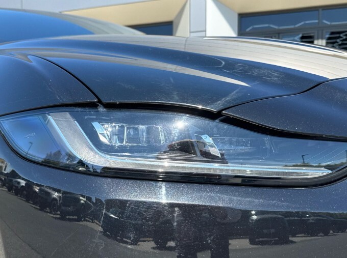Jaguar XE 2.0 P250i R-dynamic Hse Black Saloon Au Grey #17