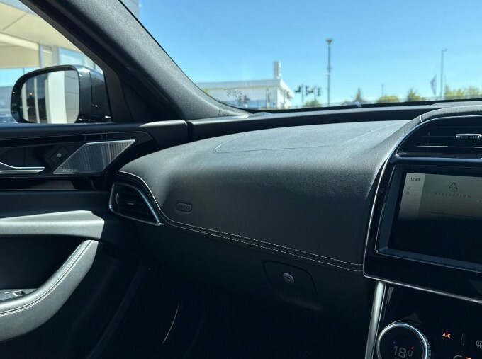 Jaguar XE 2.0 P250i R-dynamic Hse Black Saloon Au Grey #22