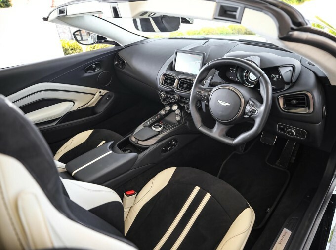 Aston Martin Vantage 4.0 V8 Roadster Euro 6 2-Door Silver #2