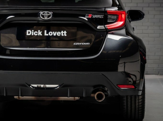 Toyota Yaris 1.5 Hybrid Design Cvt Silver #18
