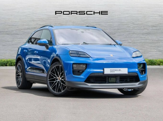 Porsche Macan 100Kwh 5-Door Blue