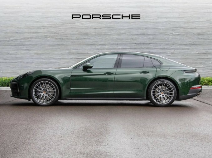 Porsche Panamera Panamera Limousine Unlisted Green #2