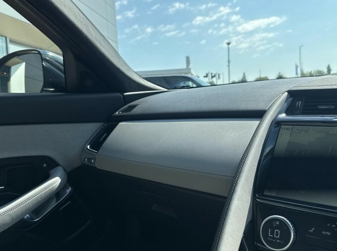 Jaguar E-Pace 1.5 P300e R-dynamic S Silver #22