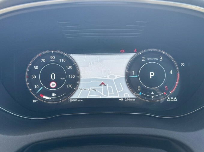 Jaguar E-Pace 1.5 P300e R-dynamic S Silver #16