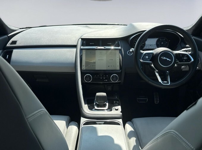 Jaguar E-Pace 1.5 P300e R-dynamic S Silver #9