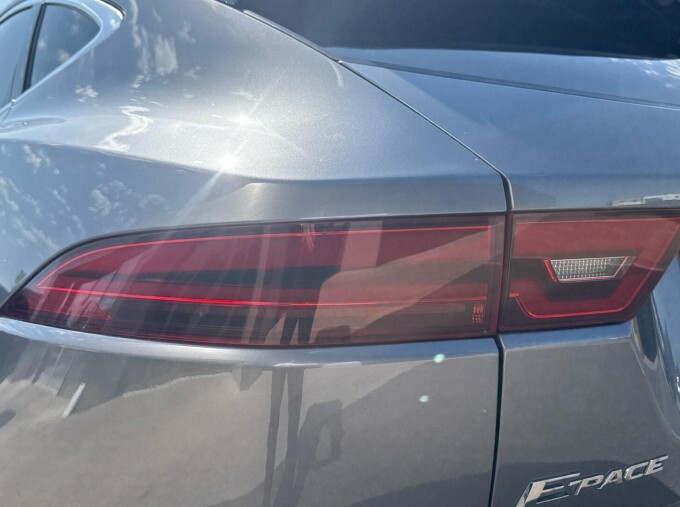 Jaguar E-Pace 1.5 P300e R-dynamic S Silver #19