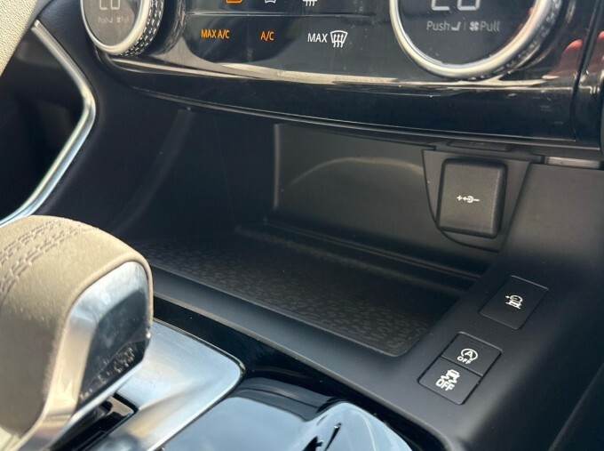 Jaguar E-Pace 1.5 P300e R-dynamic S Silver #27