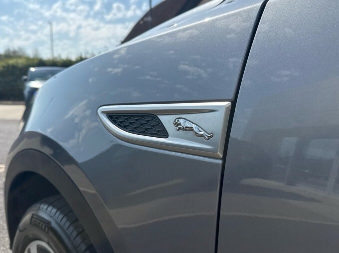 Jaguar E-Pace 1.5 P300e R-dynamic S Silver #20
