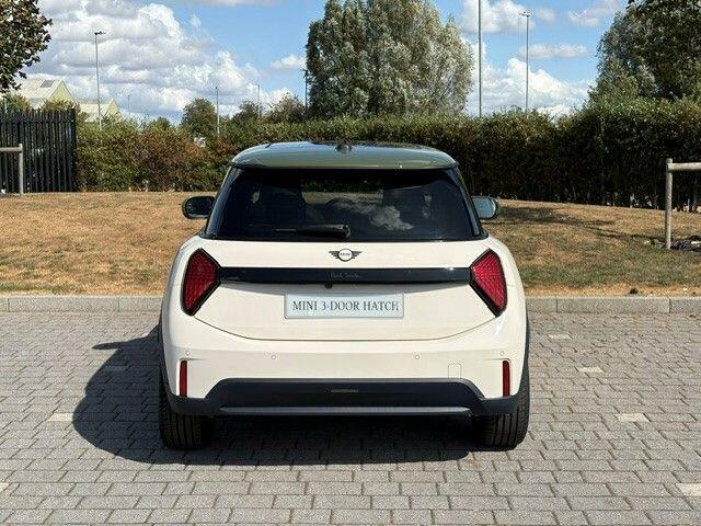 Mini Hatch 1.5C Paul Smith Edition Steptronic Euro 6 White #3