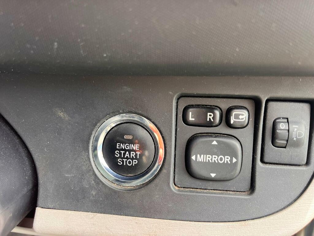 Toyota IQ 1.0 Vvt-i Hatchback Orange #17