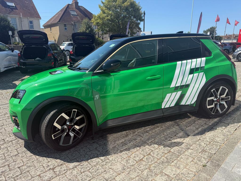 Renault 5 E-Tech Comfort Range 52Kwh Techno Hatchback HT74YHE Green #6