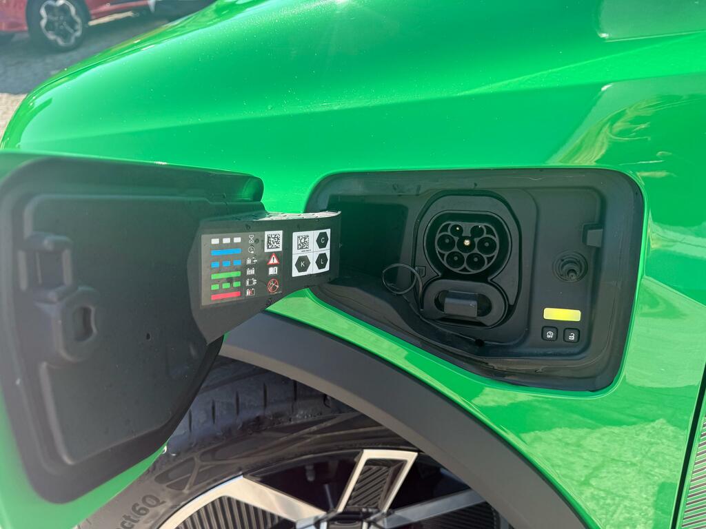 Renault 5 E-Tech Comfort Range 52Kwh Techno Hatchback HT74YHE Green #4