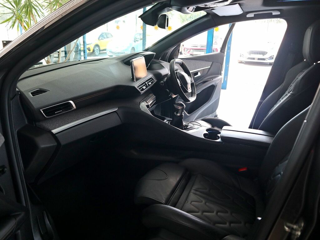 Peugeot 3008 1.2 Gt Line Puretech Black #4