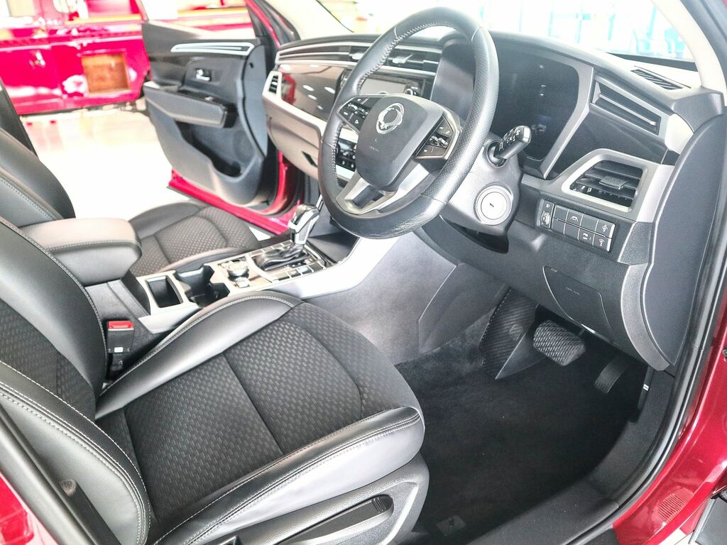 SsangYong Korando 1.5 Ventura Red #3