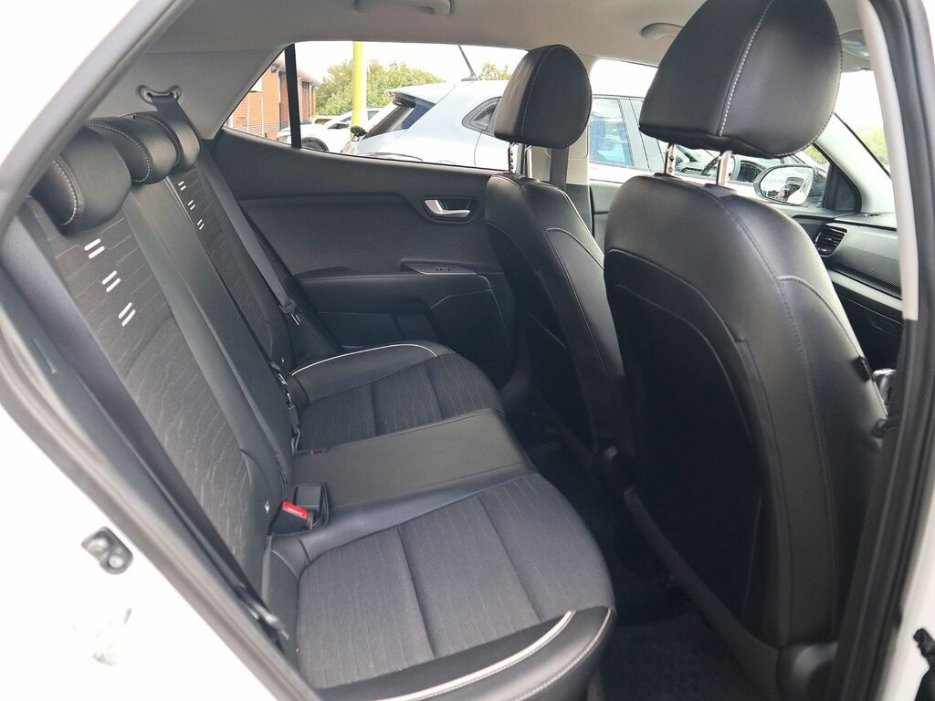 Kia Stonic Gt-line T-gdi Mhev White #4