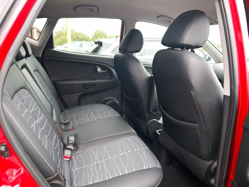 Kia Venga 3 Red #4