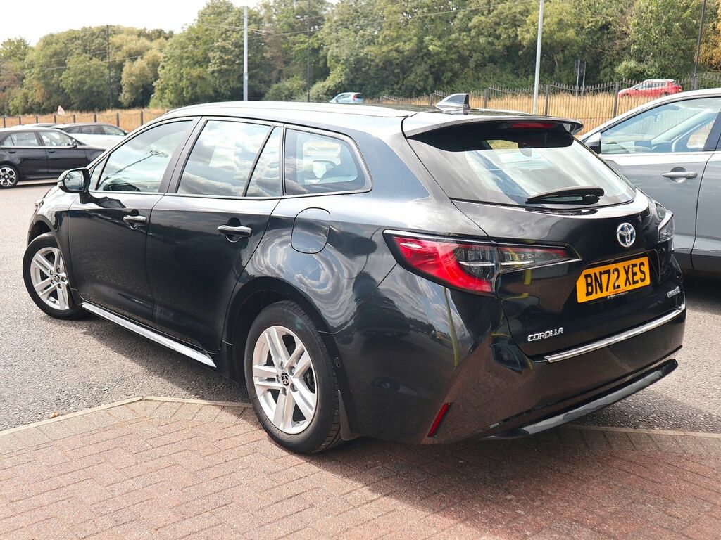 Toyota Corolla Icon Tech Touring Sports Vvt-h Black #2