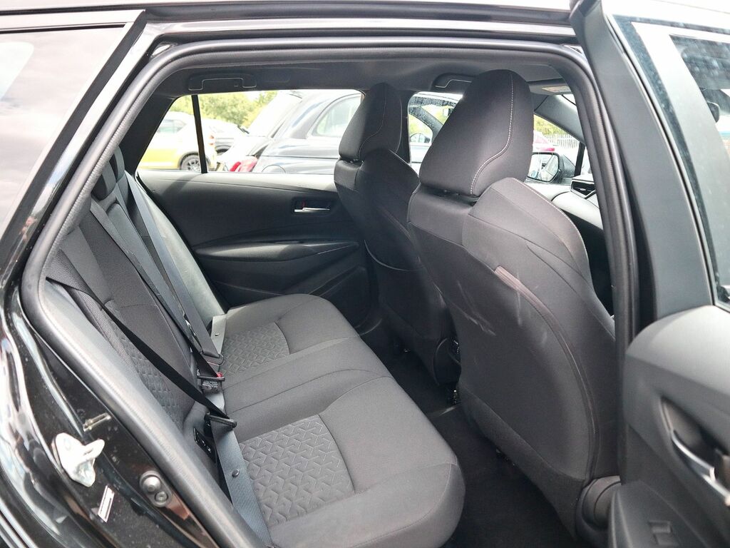 Toyota Corolla Icon Tech Touring Sports Vvt-h Black #4