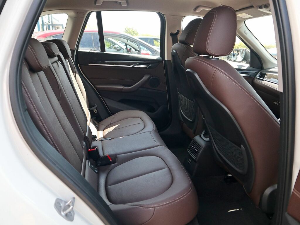 BMW X1 Xdrive20i Xline White #4