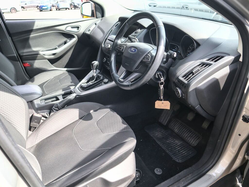 Ford Focus Zetec Tdci Silver #3