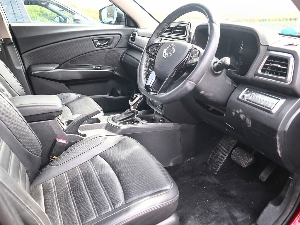 SsangYong Tivoli Ultimate T Red #3
