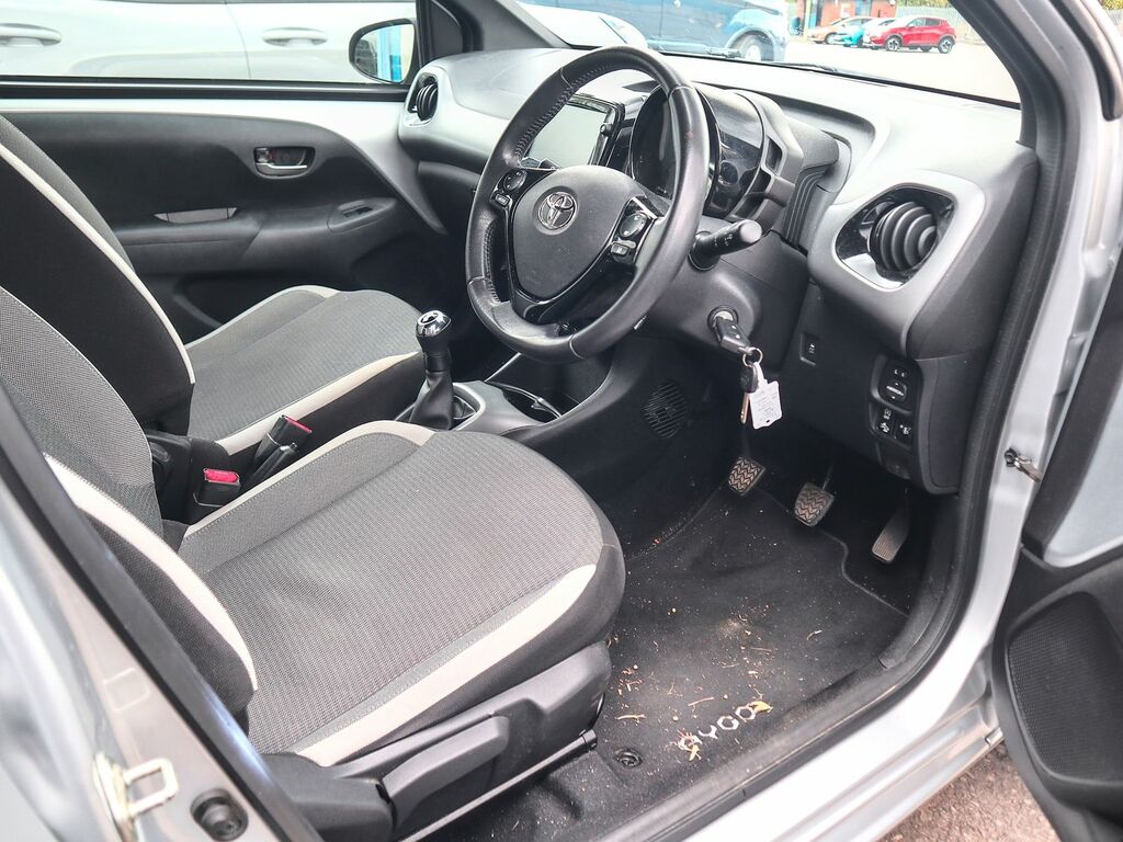 Toyota Aygo X X-trend Tss Vvt-i YR71TLZ Silver #3