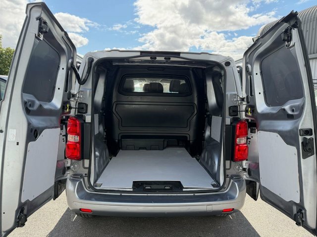 Vauxhall Vivaro Vivaro 2.0 Turbo D 3100 Sportive Crew Van L1 H1 Eu Grey #27
