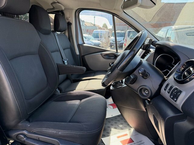 Renault Trafic 2015 1.6 Dci Energy 29 Sport Crew Van Lwb Euro 5 Silver #10