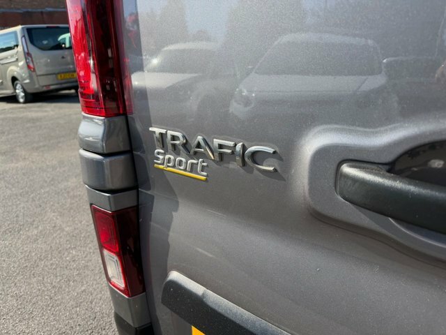 Renault Trafic 2015 1.6 Dci Energy 29 Sport Crew Van Lwb Euro 5 Silver #30