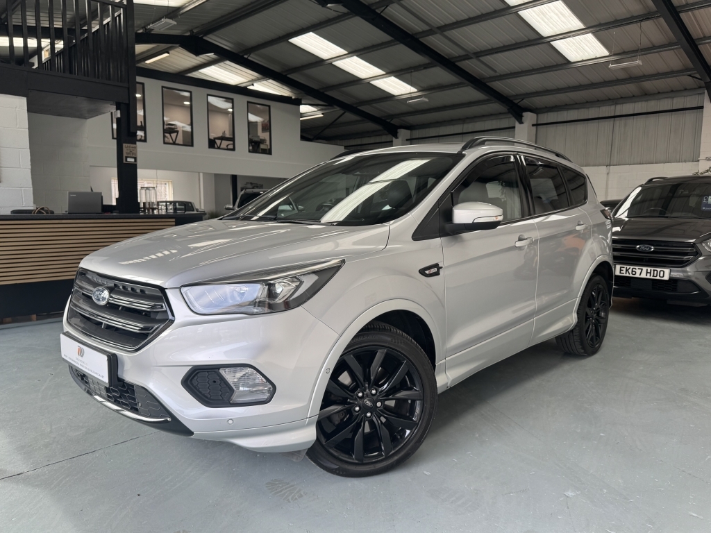 Ford Kuga 1.5 St-line X Tdci BSZ8419 Silver