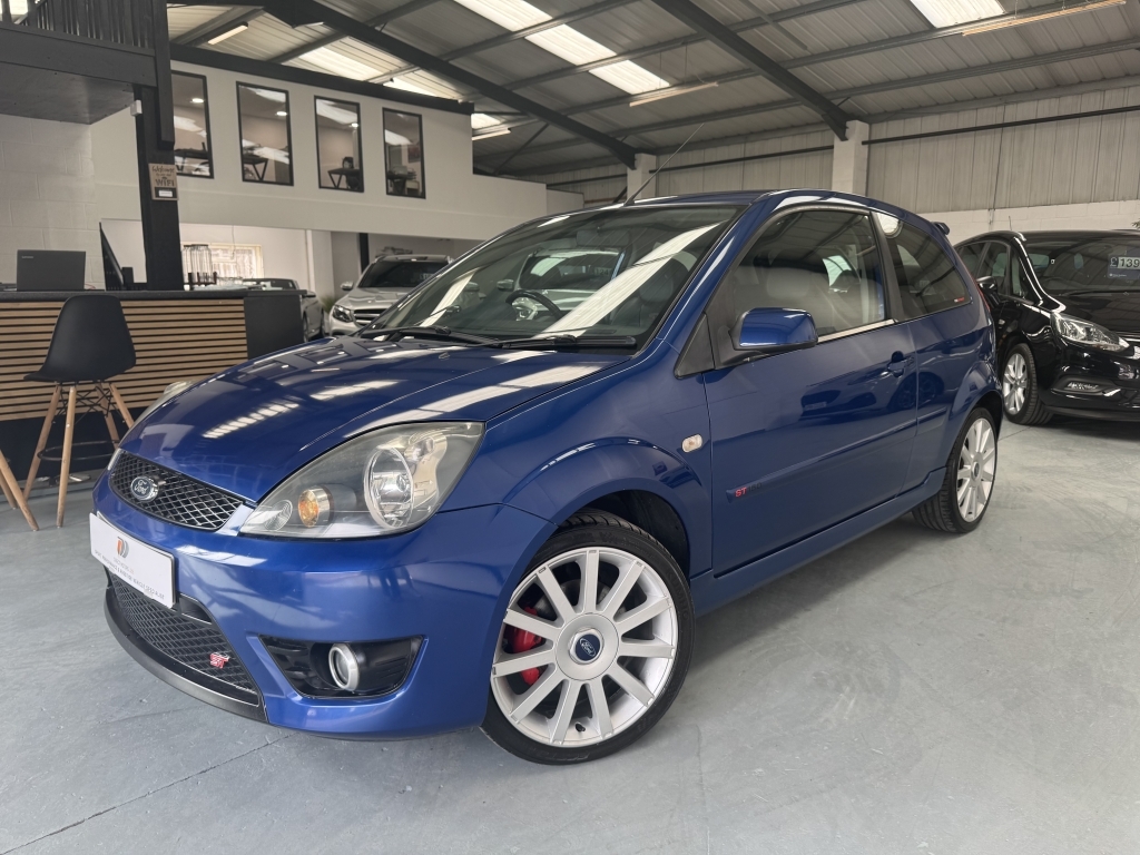 Ford Fiesta 1.25 Style Last Owner 13 Years Great Genuine H Red #1