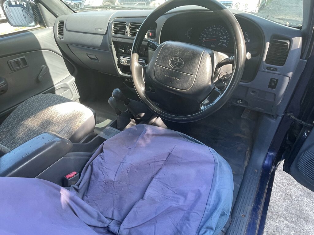 Toyota HILUX Pickup 2dr Diesel Manual Red #22