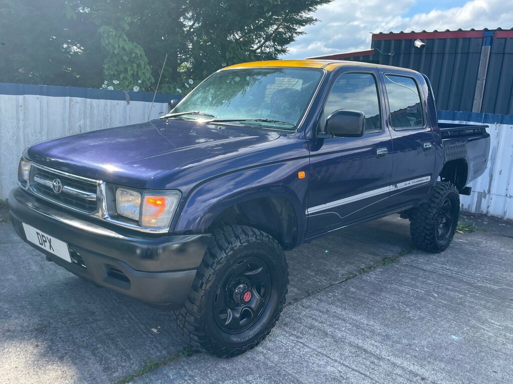 Toyota HILUX Pickup 2dr Diesel Manual Red #7