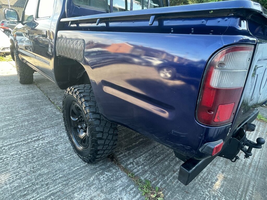 Toyota HILUX Pickup 2dr Diesel Manual Red #15