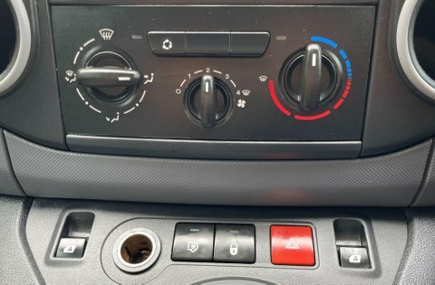 Peugeot Partner 750 Se 1.6 E-hdi 92 Van Blue #31