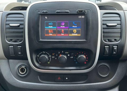 Renault Trafic 2016 1.6 Dci Energy 29 Sport Nav Lwb Standard Roof Silver #34