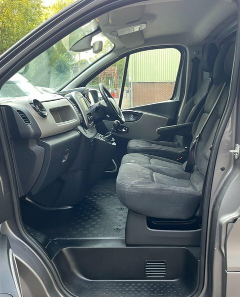 Renault Trafic 2016 1.6 Dci Energy 29 Sport Nav Lwb Standard Roof Silver #38