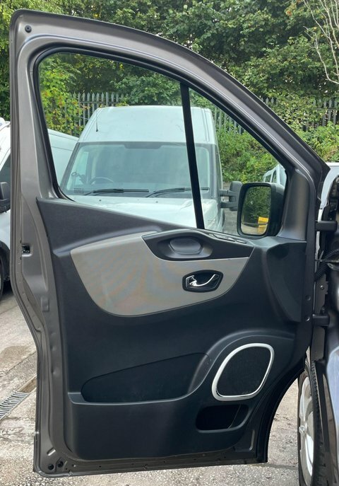 Renault Trafic 2016 1.6 Dci Energy 29 Sport Nav Lwb Standard Roof Silver #37