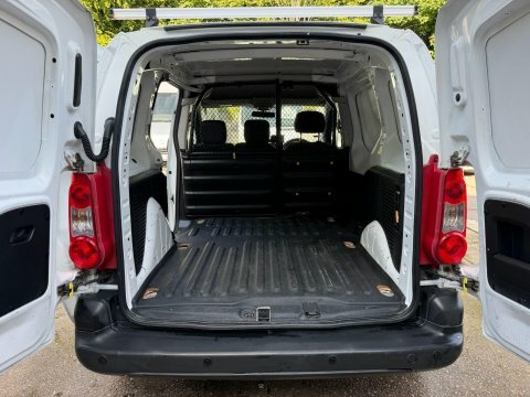 Citroen Berlingo 1.4I First Estate 175 Gkm, 75 Red #11