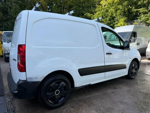 Citroen Berlingo 1.4I First Estate 175 Gkm, 75 Red #7