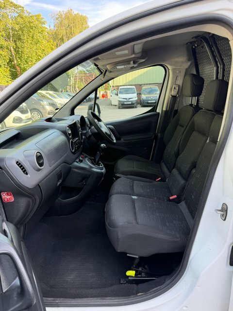 Citroen Berlingo 1.4I First Estate 175 Gkm, 75 Red #29