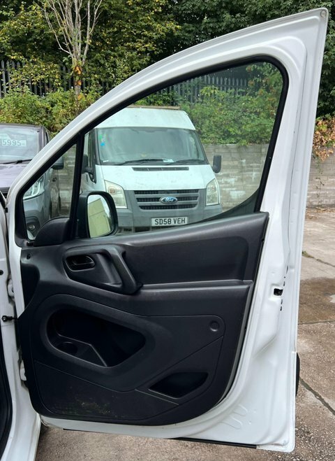 Peugeot Partner Panel Van White #25
