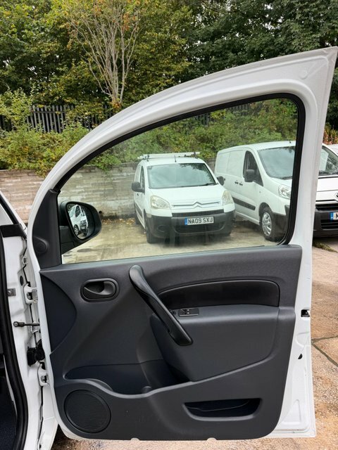 Renault Kangoo  White #26