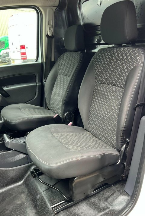 Renault Kangoo Mpv  #43