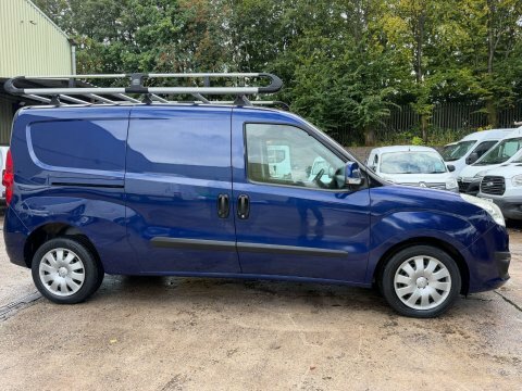 Vauxhall Combo 2000 1.3 Cdti 16V H1 Van Red #4