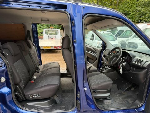 Vauxhall Combo 2000 1.3 Cdti 16V H1 Van Red #6